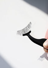 Load image into Gallery viewer, AOA Eyelash Applicator
