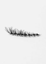 Load image into Gallery viewer, AOA Studio Eyelashes - Scarlette
